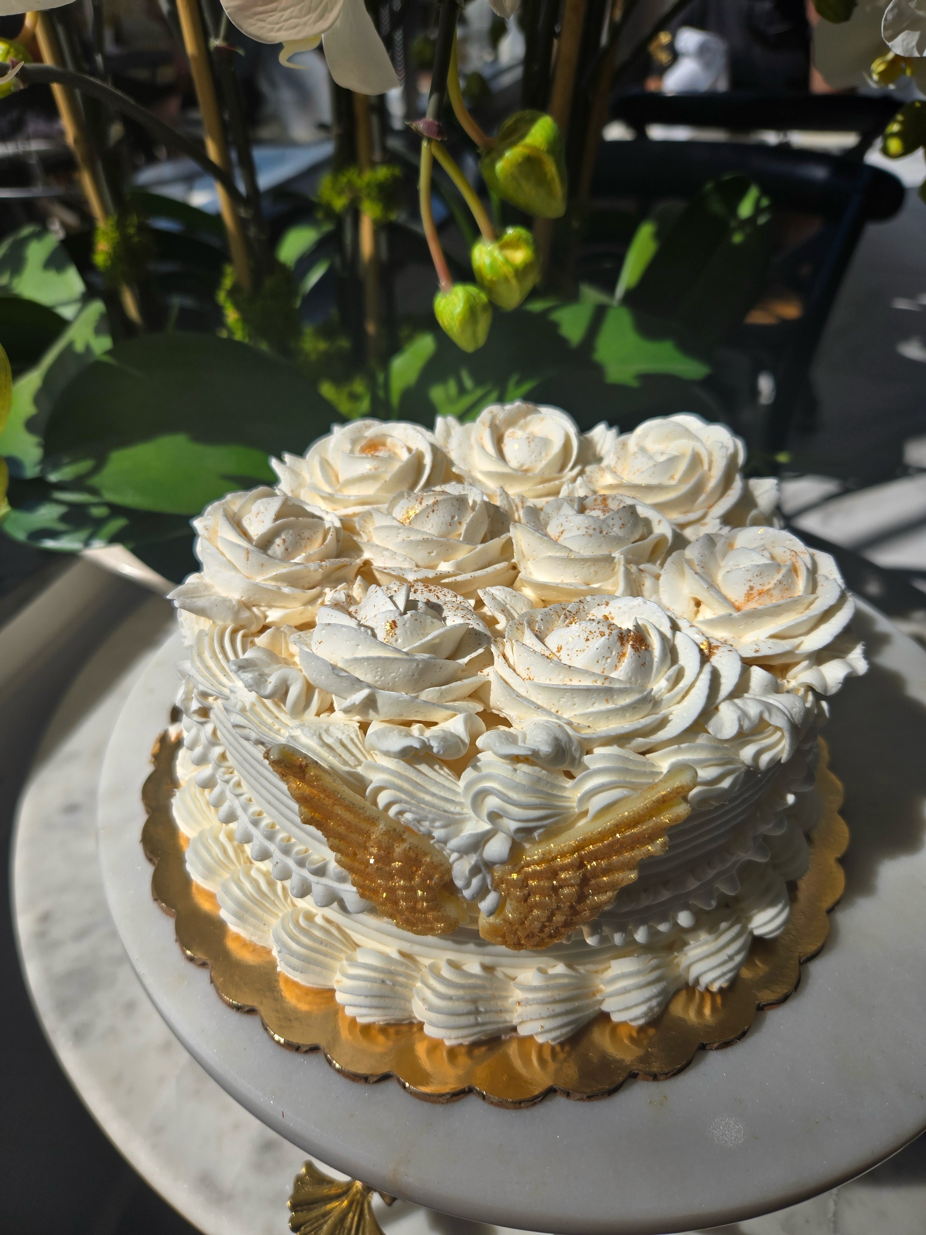 Cake Vanilla Roses Angelic Bakery Desserts