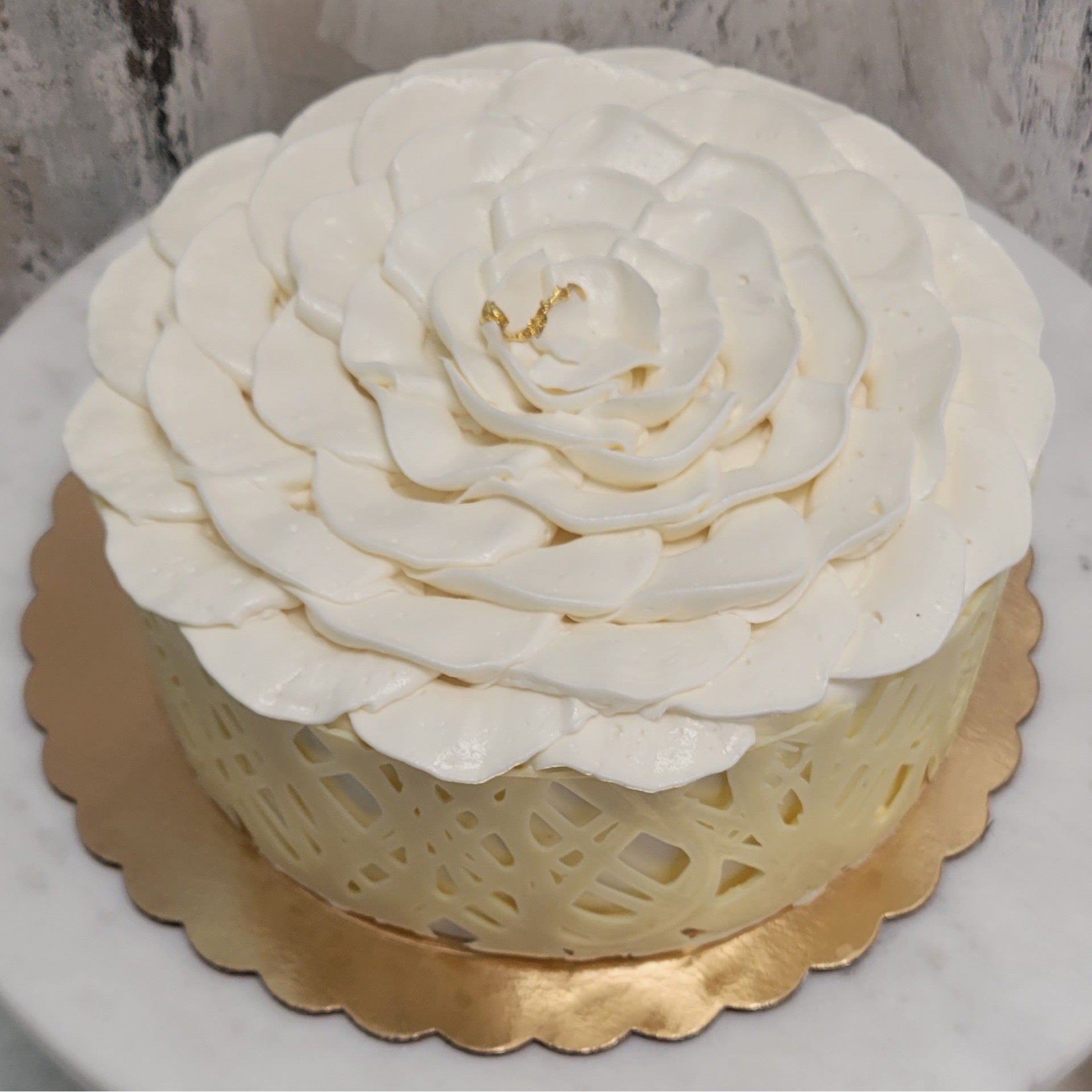 6” Single Layer Vanilla Vanilla Cake Angelic Bakery & Desserts